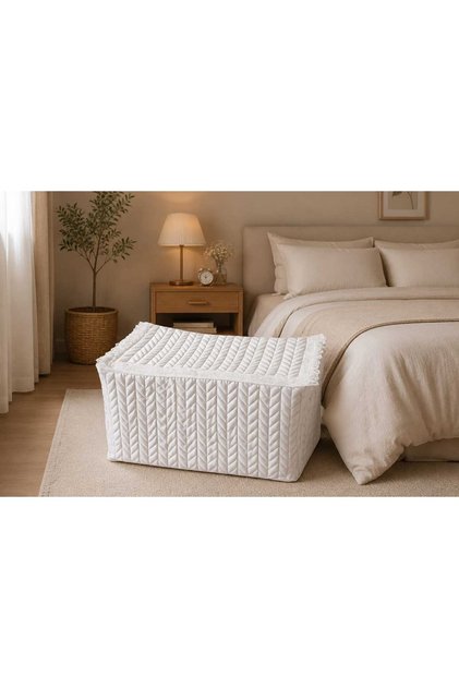 Premium Gift Box with Goosefeather Patterned Towels and Sweater Bag