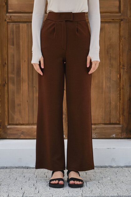 Brown Women's High Waist Pleated Fabric Trousers Wide Leg Loose Fit Stylish Office Pants