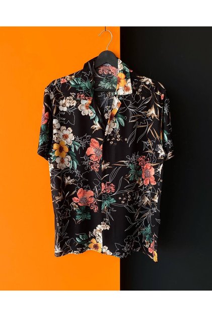 Black Daffodil Flower Patterned Short Sleeve Efil Efil Alaçatı Shirt