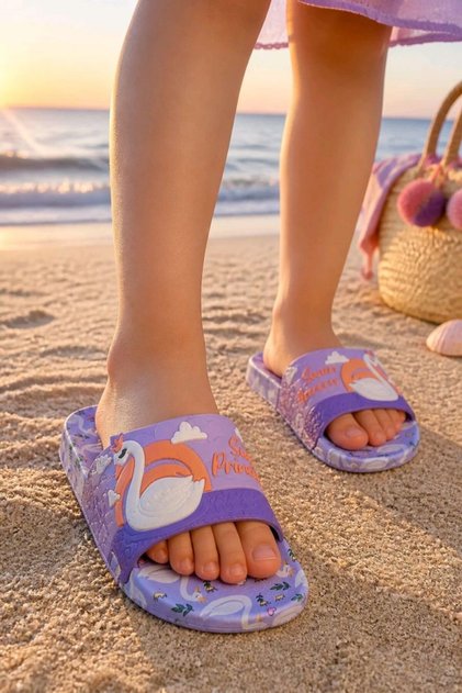 Size 32 Gezer Soft Sole Slippers