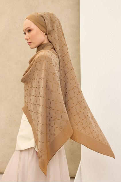 Naia Pamuk Şal Maxi Monogram Altın