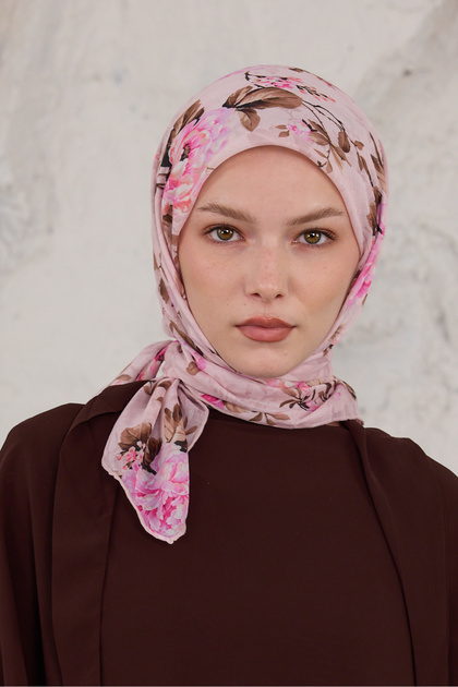 وشاح نسائي عضوي مصنوع يدويًا