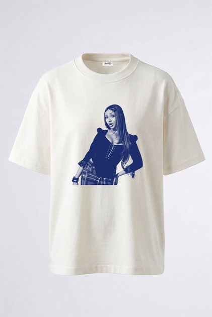 Λευκό μπλουζάκι με στάμπα Avril Lavigne Design σε μεγάλο μέγεθος