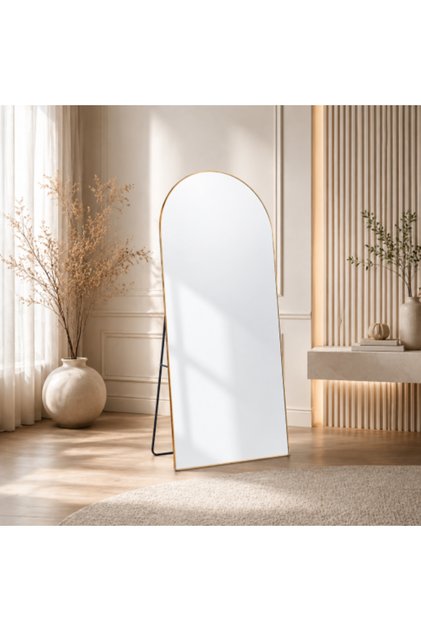 Gold Stand Mirror M36 – A touch of luxury reflecting your refined taste