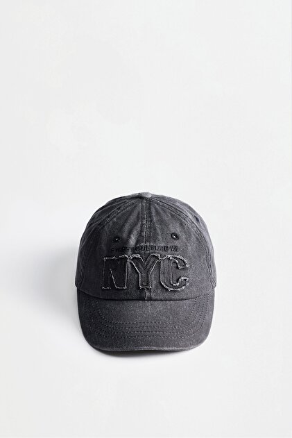 NYC işlemeli şapka