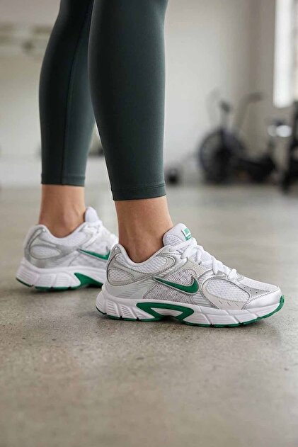 Nike スニーカー オリーブ/ホワイト Nike Kadın Beyaz/Yeşil Günlük Spor Ayakkabı- Yürüyüş Koşu
