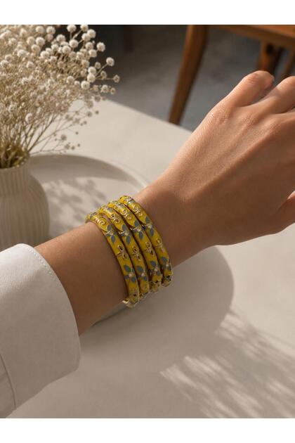 1 Piece Yellow Blue Detailed Flower Motif Enamel Cuff Bracelet Stainless Steel Women's Bracelet