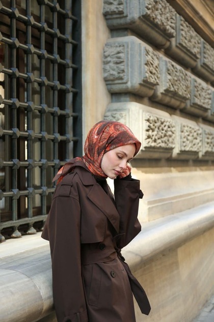 Allure Swirl Pattern Tensel Scarf