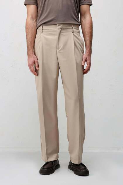 Taş Relaxed Fit Pileli Erkek Pantolon