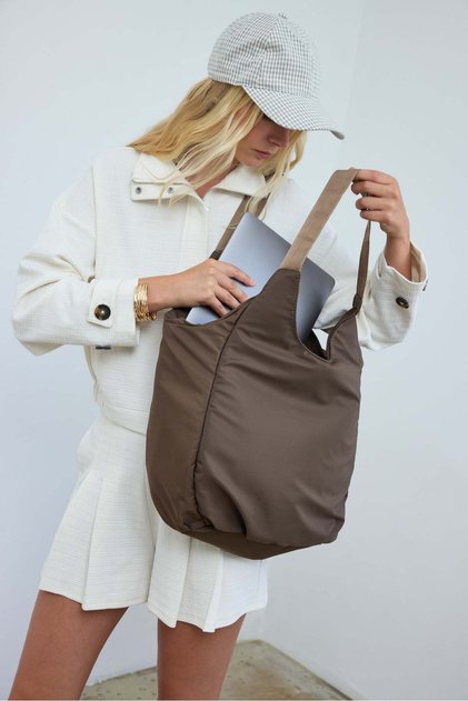Peak Laptop Compartment Sports Bag Dark Brown