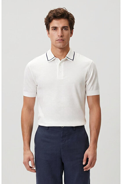 Beyaz Polo Yaka T-shirt