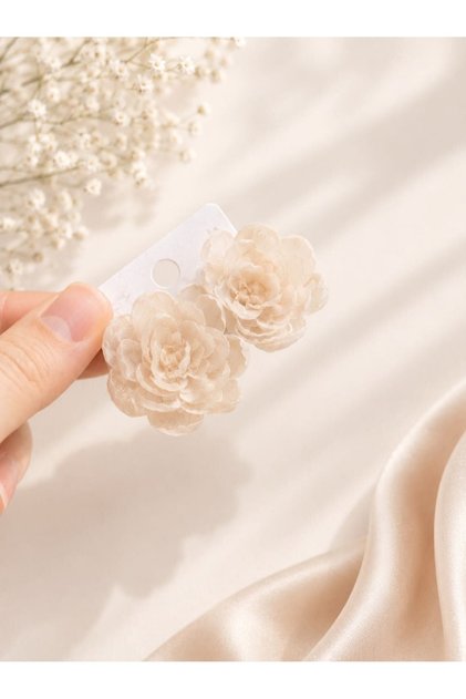 Clip-On Flower Earrings – Lightweight and Stylish Women's Earrings That Don'T Require Ear Piercing