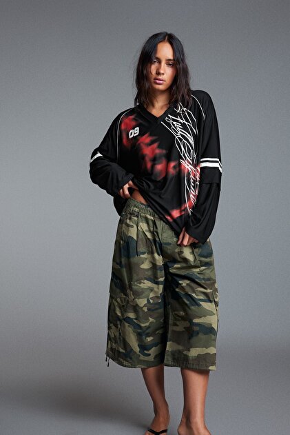 Oversize çift kollu baskılı tişört