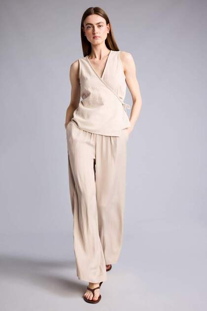 Wide Leg Hose mit weitem Bein aus Satin, normale Taille, gerades Bein H8857AX26SM