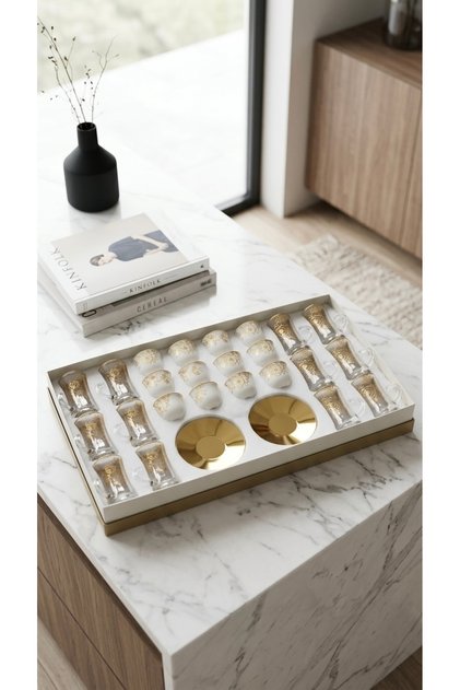 Luxury Tea Cups and Coffee Cups Set with Saucers Elegant Design for High-End Dining Experiences