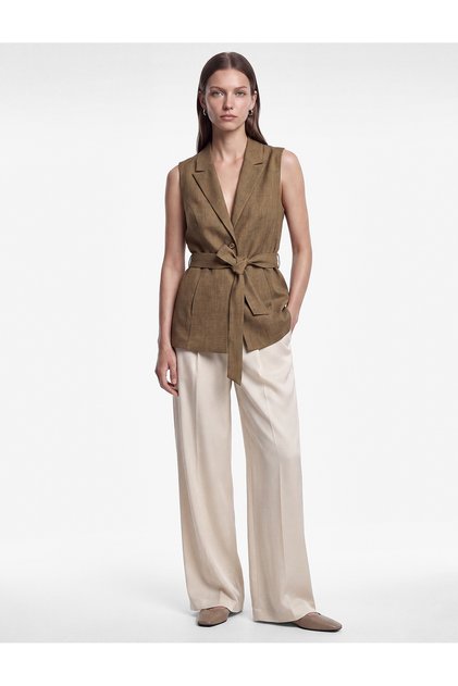 Wide Collar Sleeveless Belted Vest