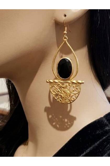 Gold Kaplama Antik Çelik Desenli Siyah Taşlı Kadın Sallantılı Damla Küpe