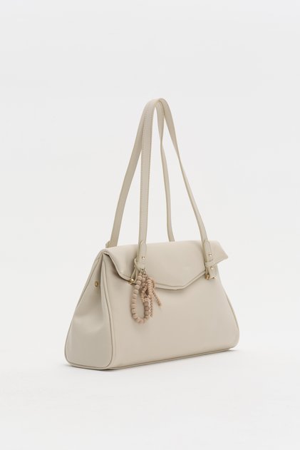 Çift Saplı Charm Detaylı Shopper Çanta Bej