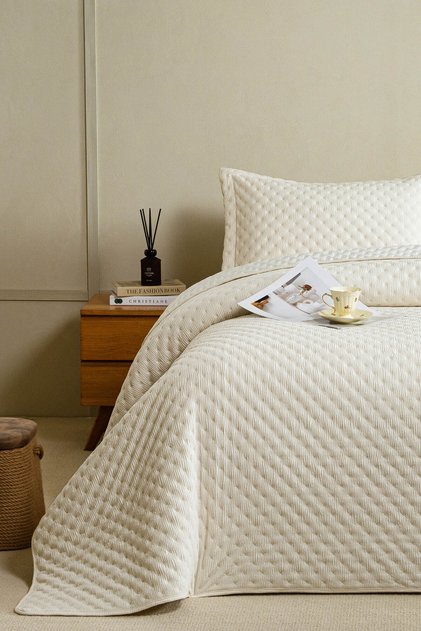 Royal Single Bedspread Cream