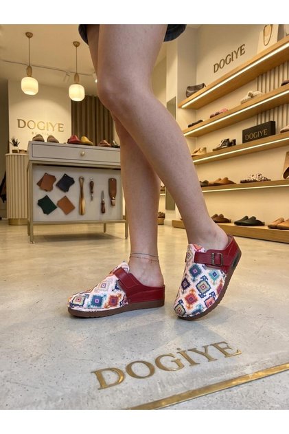 3304 Ethnic Baklava Patterned Anatomical Slippers