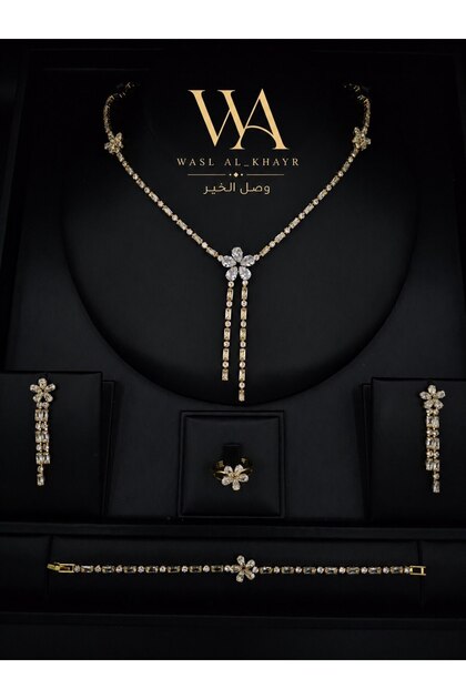 Luxury 4-Piece Women's Jewelry Set Exquisite Zircon Flower Necklace Earrings Ring Bracelet Set