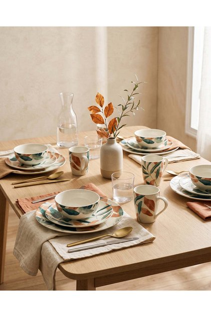 Assorted Beige And Green Floral Porcelain Dinner Set (16 Piece)
