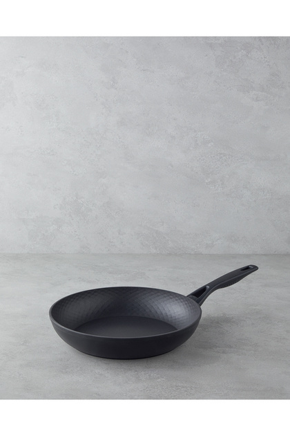 Pro Grade Induction Base Pan 28 cm Black