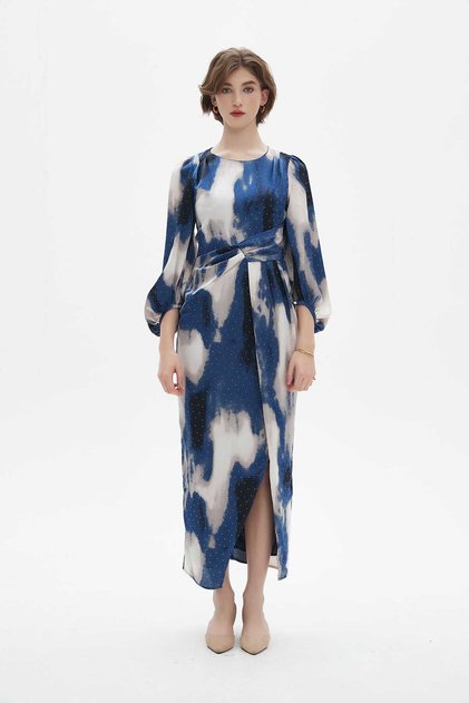 Long Printed Dress with Wide Long Sleeves and Round Neck