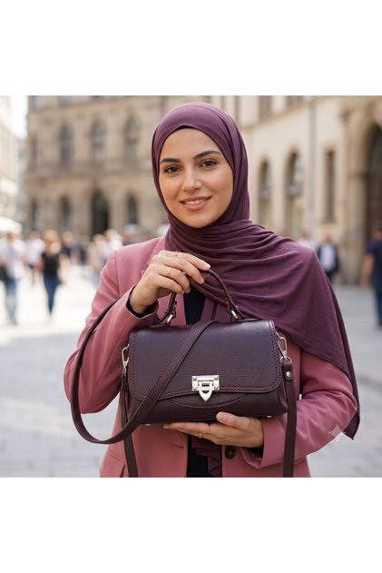 VALVİC HAKİKİ DERİ 3 AYRI BÖLMELİ 3 FARKLI SAPLI CROSSBODY ÇANTASI.