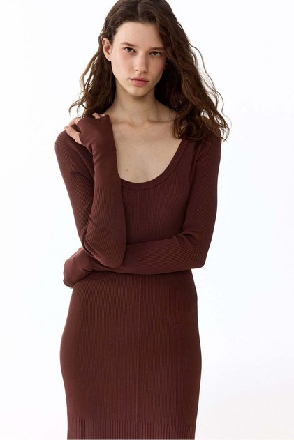 Twist-detail dress