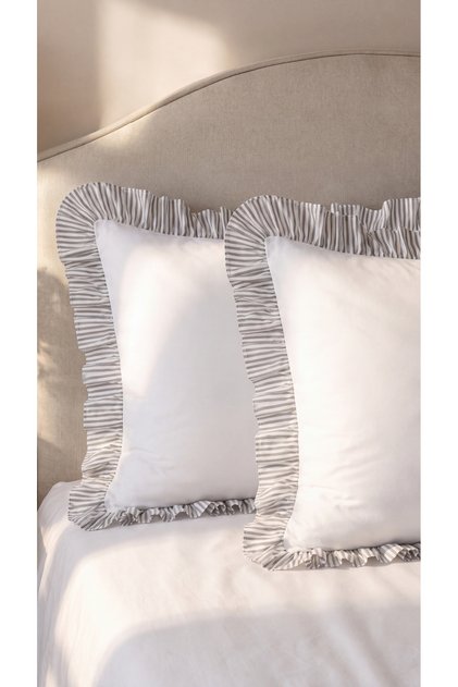 2-Piece Cotton Fabric Striped Ruffle Pillowcase 50X70 cm