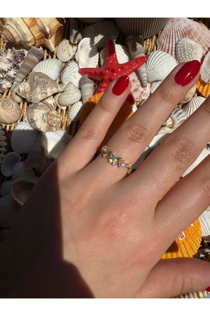 Elegant Women's Ring with Colorful Stone and Pearl Detail