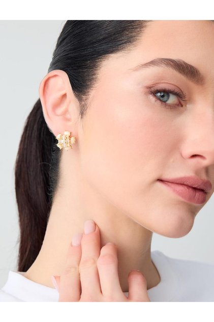 Gümüş Rengi İncili Çiçek Figürlü Boncuklu Küpe