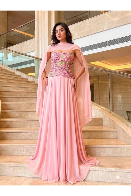 LİSA Çiçek İşlemeli Korseli Şifon Fular Detaylı Abiye Elbise Pembe