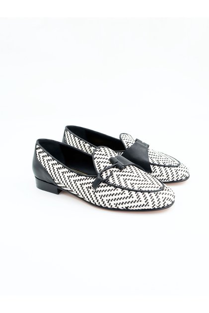 Woman's genuine leather flat shoes black white