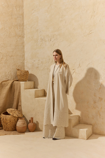 Natural Brode Detailed Kimono