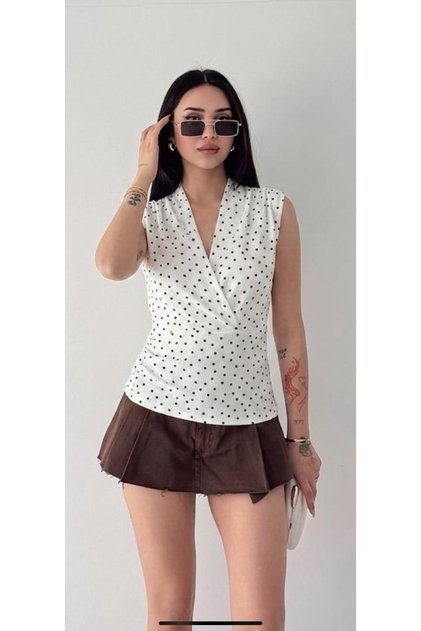 LC Waikiki Peak Yeni Sezon Bisiklet Yaka Puantiyeli Peplum Bluz