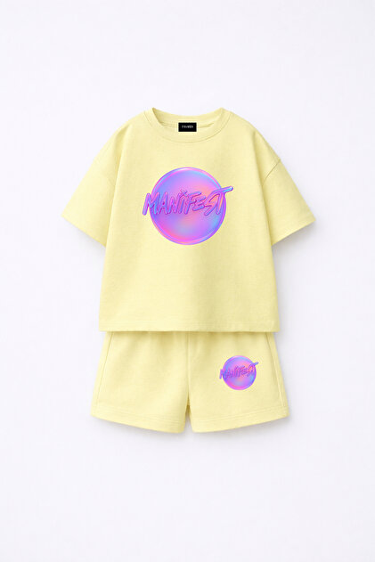 Set pentru copii din 2 piese, tricou și pantaloni scurți, cu logo Manifest Girls imprimat, supradimensionat, 100% bumbac