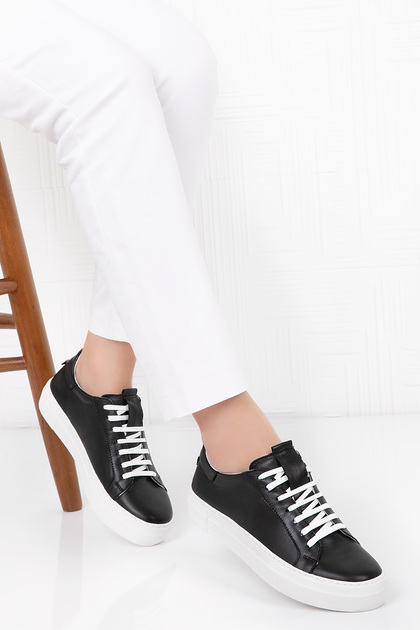Women's Genuine Leather Flat Sneaker Anatomical Sole Casual Casual Shoes