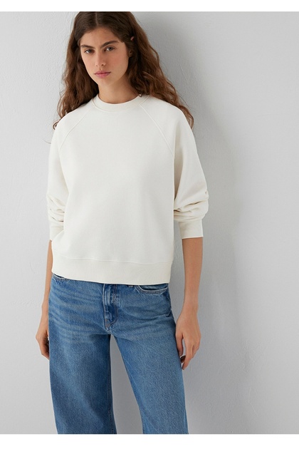 Crew Neck Regular Fit Basic Sweatshirt.