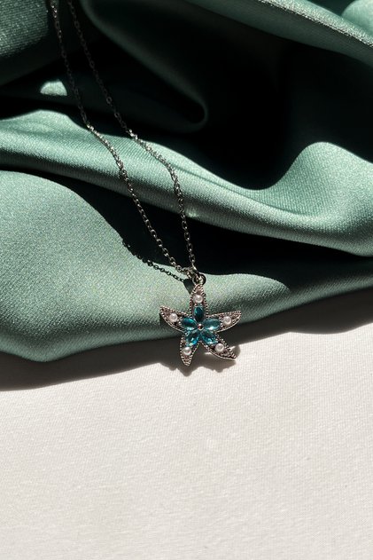 Zircon Stone Pearl Detailed Starfish Figured Necklace