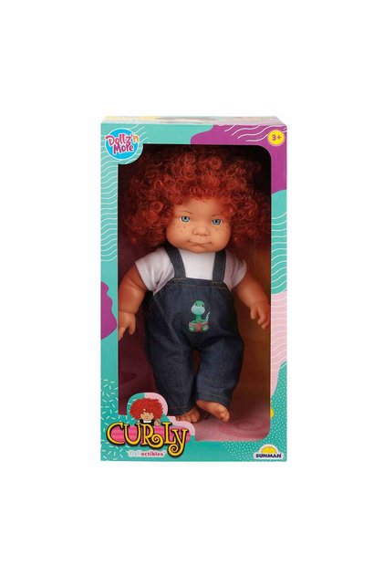 Papusa Curly, Dollz n More, Imbracata in salopeta cu dinozaur verde, 35 cm