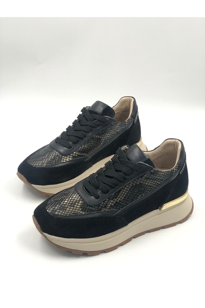 Wots Genuine Leather Sneaker