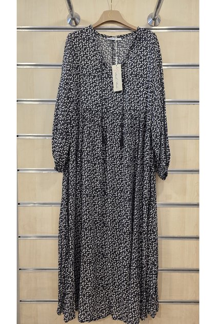 Long Dress with Robadan Cut and Tassel Collar