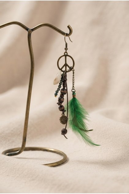 Handmade Feather Detailed Single Earring