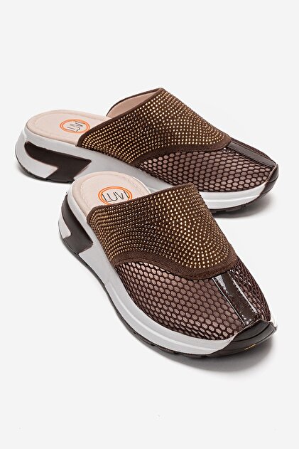 Glea Brown Stone Closed Toe Women's Slippers