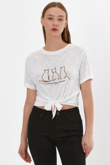 Printed Lace-Up T-Shirt (B22-24300)