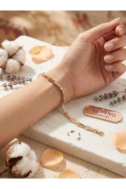 Xuping Premium 14K Altın Kaplama Taşlı Mekik ve Trok Detaylı VIP Zincir Bileklik
