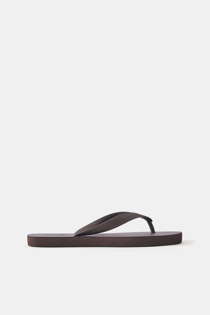 Düz sandalet