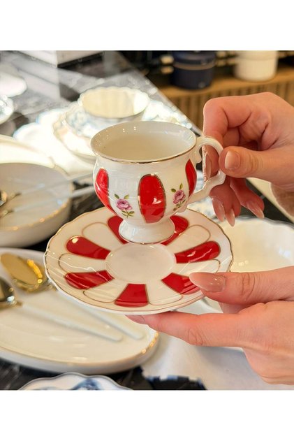 6-Person Porcelain Veloura Red Coffee Cup